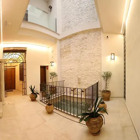 Casa Señorial Del Siglo Xviii Apartahotel Sevilla